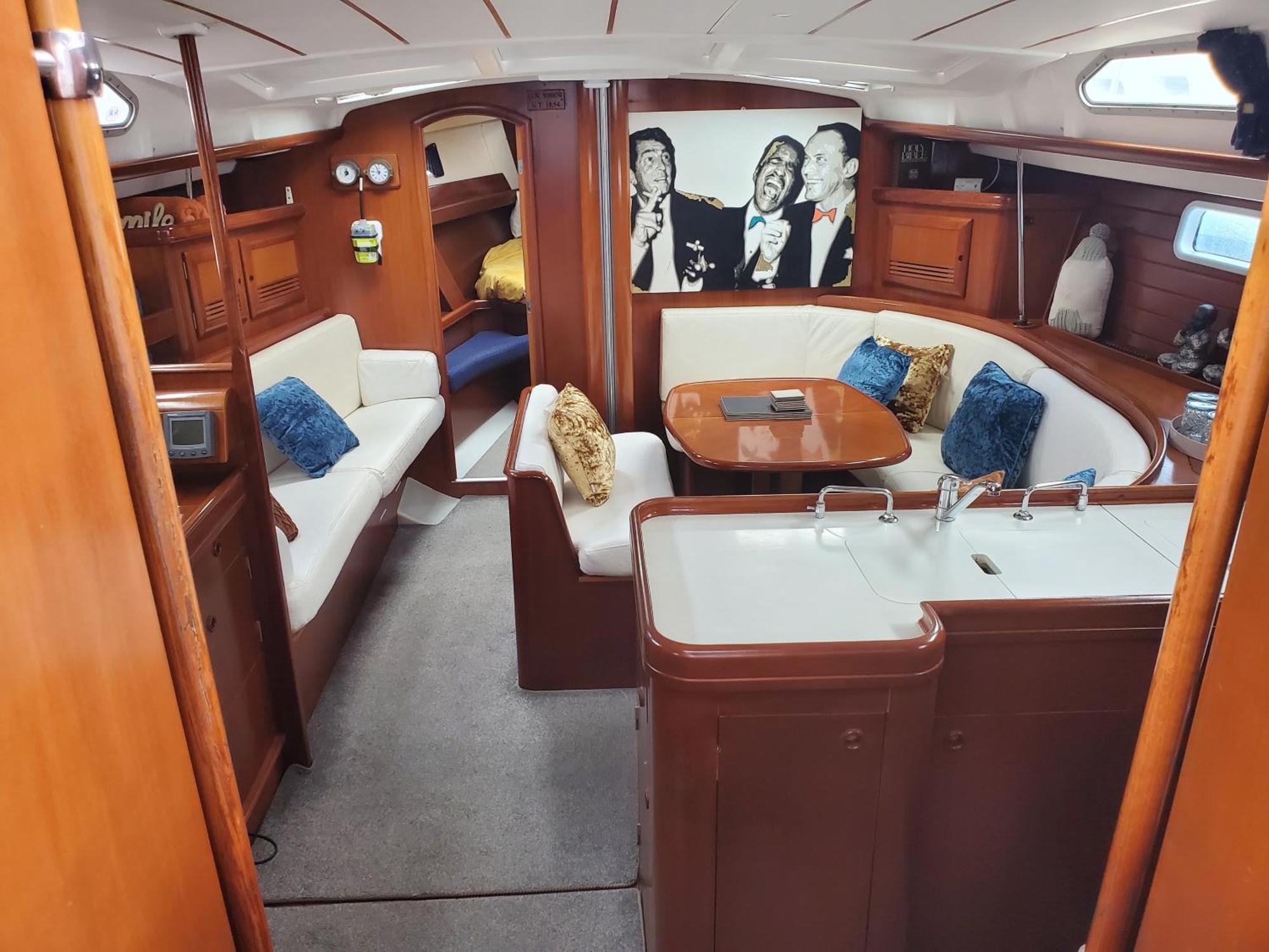 Luxury Yacht Stay "White Dove" Sleeps 6 ยิบรอลตาร์ ภายนอก รูปภาพ