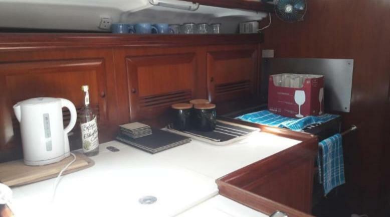 Luxury Yacht Stay "White Dove" Sleeps 6 ยิบรอลตาร์ ภายนอก รูปภาพ